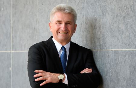 NRW-Minister Professor Dr. Andreas Pinkwart ist Festredner beim Neujahrsempfang des Kreises Paderborn  (Foto: © MWIDE NRW/R. Pfeil)